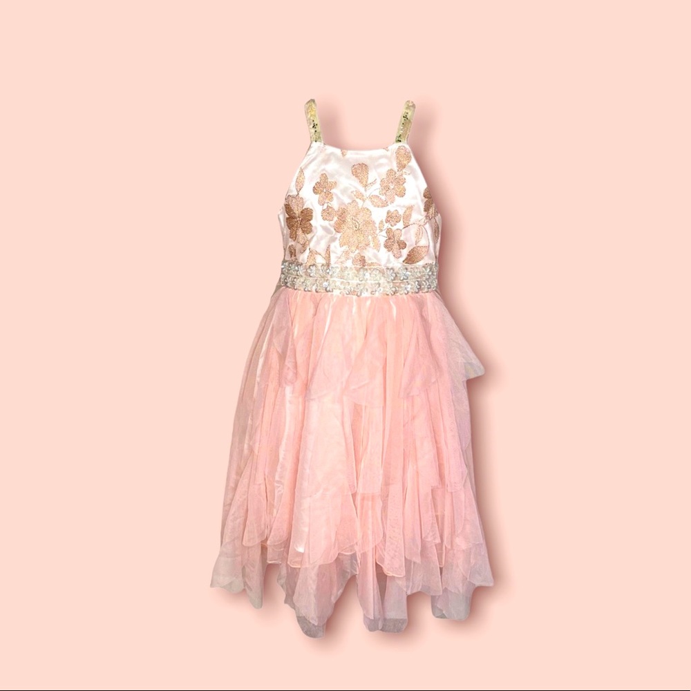 New* pretty pink floral dress! Size: 5 little girls!